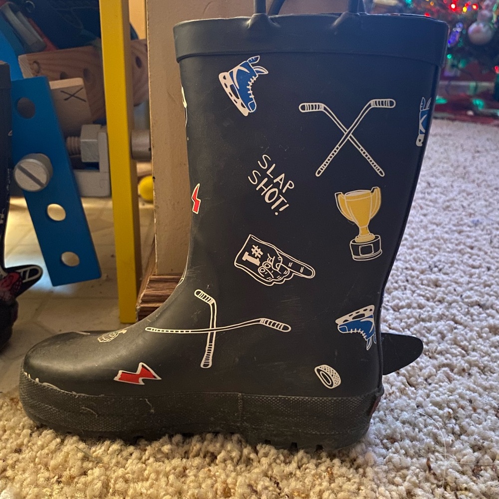 Carter’s Kids Black Hockey-Themed Rain Boots